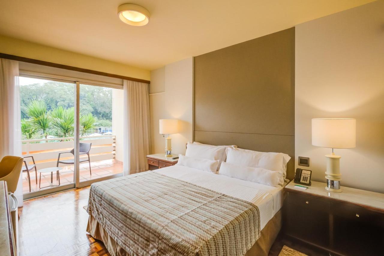 Superior Queen Room with Pool View